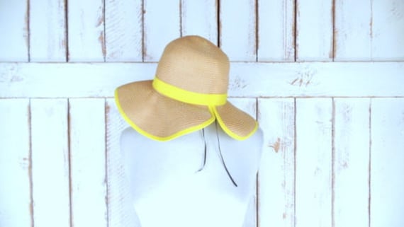 Tan/yellow polka dot paper straw floppy sun hat/vi