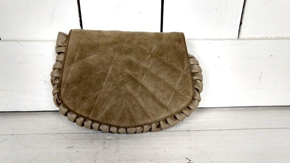 Vintage tan beige suede leather small clutch bag … - image 3