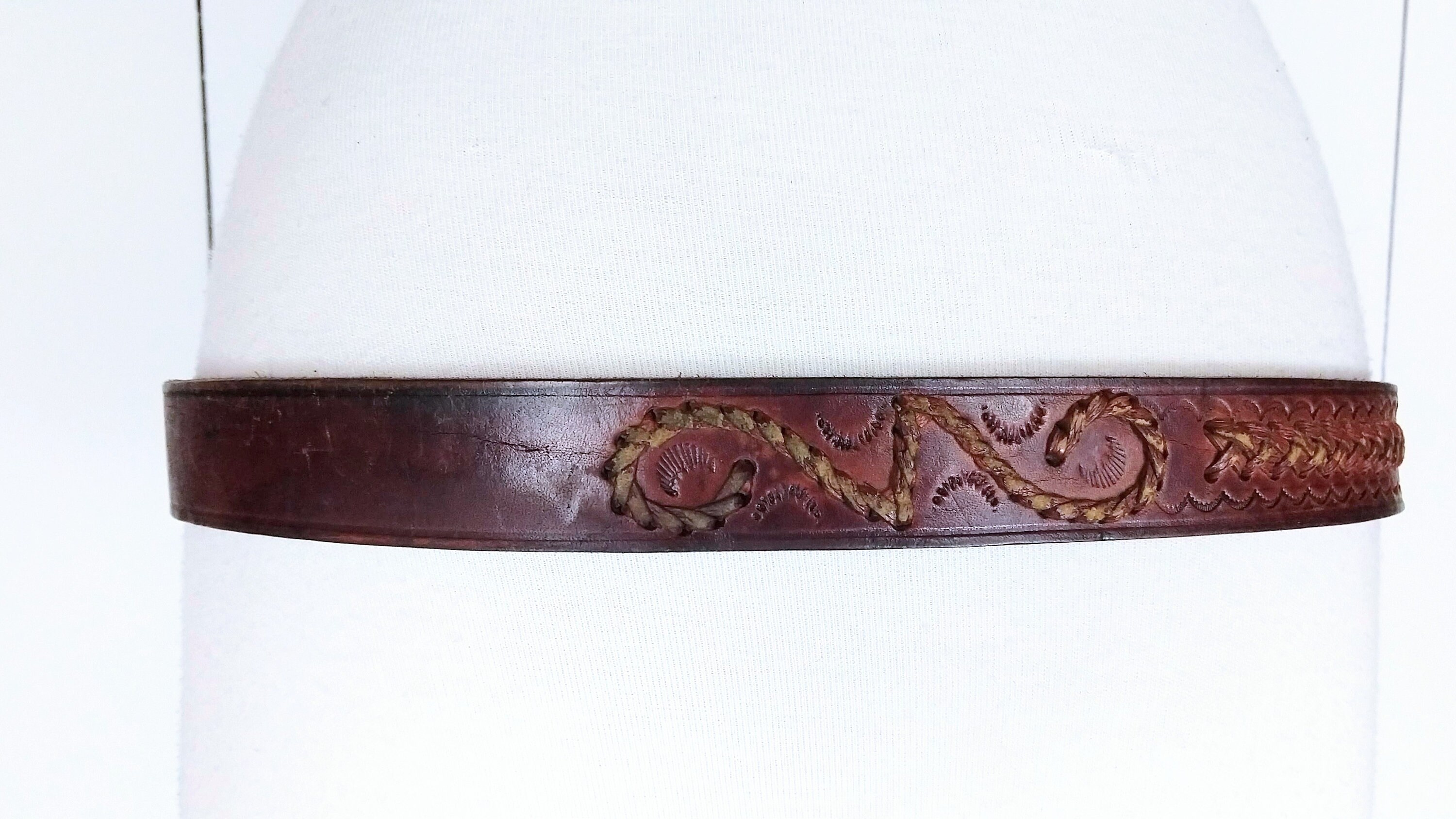Vintage Genuine Leather Tooled Western Belt Distressed Supple Boho Festival Affilare Western Genuine Leather Sunflower Design Tooled  main image 2