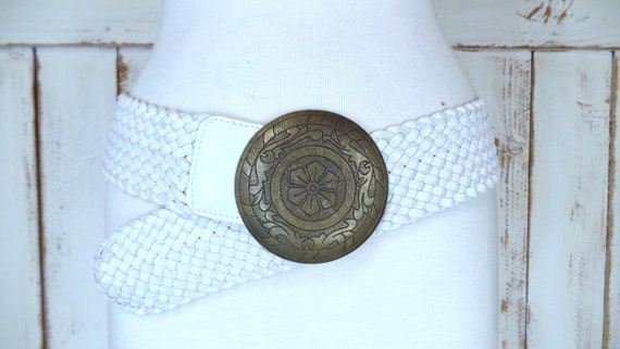 Vintage 90s wide white crackle faux leather metal medallion bohemian gypsy India Vintage 90s wide white crackle faux leather metal medallion  main image 4