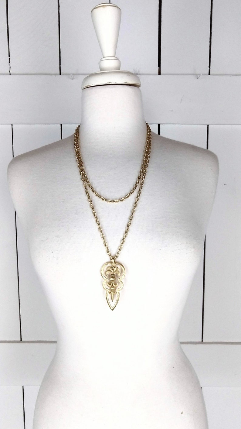 Vintage Trifari gold double chain pendant necklace