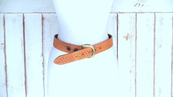 90s Vintage Thick Tan Light Brown Tooled Leather Belt  display picture 1