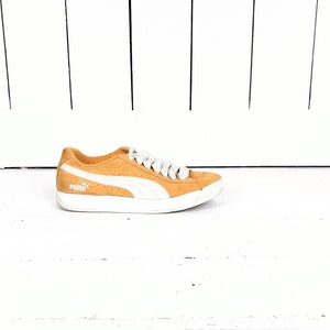 Yellow/white suede leather Puma skater tennis shoes/skateboard sneakers/Pumas/athletic shoes/US 9.5