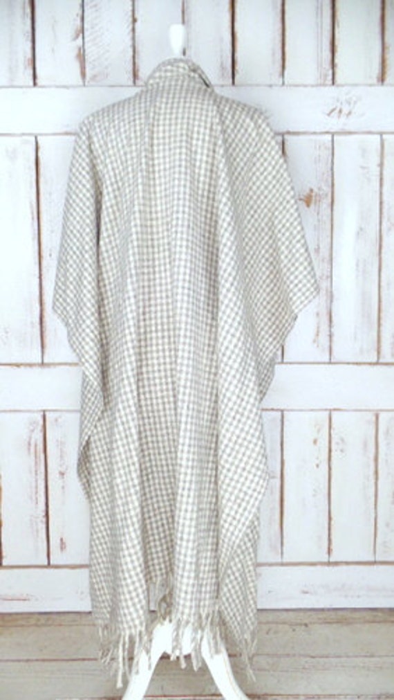 Vintage ivory/grey checkered plaid wool fringe po… - image 5