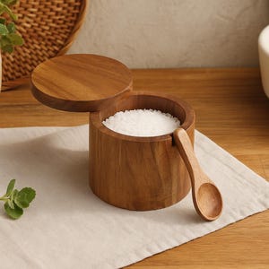 Rustic Wood Salt Cellar with Lid & Spoon – Spice Container for Salt, Pepper, Herbs