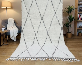 Moroccan Gray and White Wool Rug – Diamond Pattern Handwoven Berber Carpet