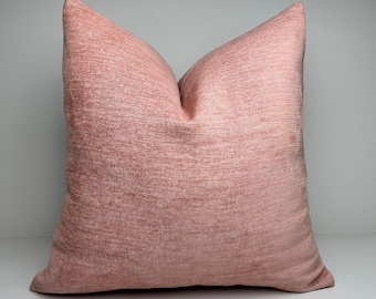 Capa de almofada em mistura de linho rosa-pó: almofada texturizada suave e blush
