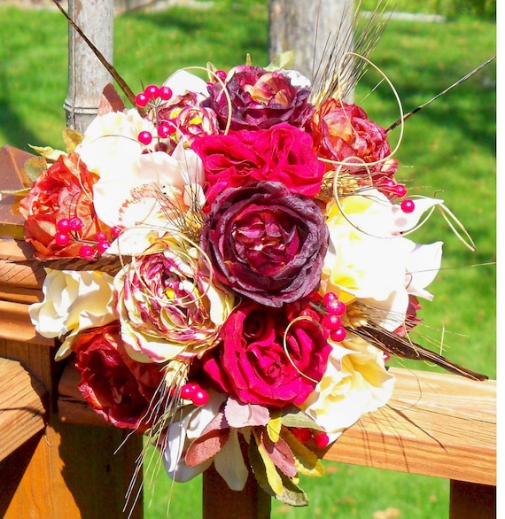 Bridal Roses and Berries Bouquet