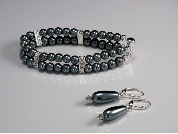 Glass Pearl Bracelet and Earring Set
