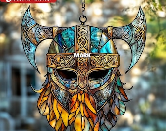 Atrapasol acrílico con casco vikingo, vitral de imitación para colgar en la ventana, decoración de guerrero celestial y regalo único de mitología nórdica para el hogar.