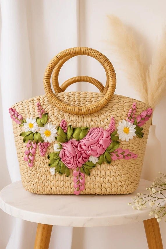Neutral Straw Fabric Flower Embroidered Statement Zipper Trendy Backpack Bag Mini Floral Embroidered Straw Bag,Perfect For Summer Beach  main image 2