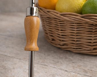 Exprimidor de cítricos vintage / Extractor de jugo manual / Acero inoxidable y madera / Herramienta de cocina de mediados de siglo