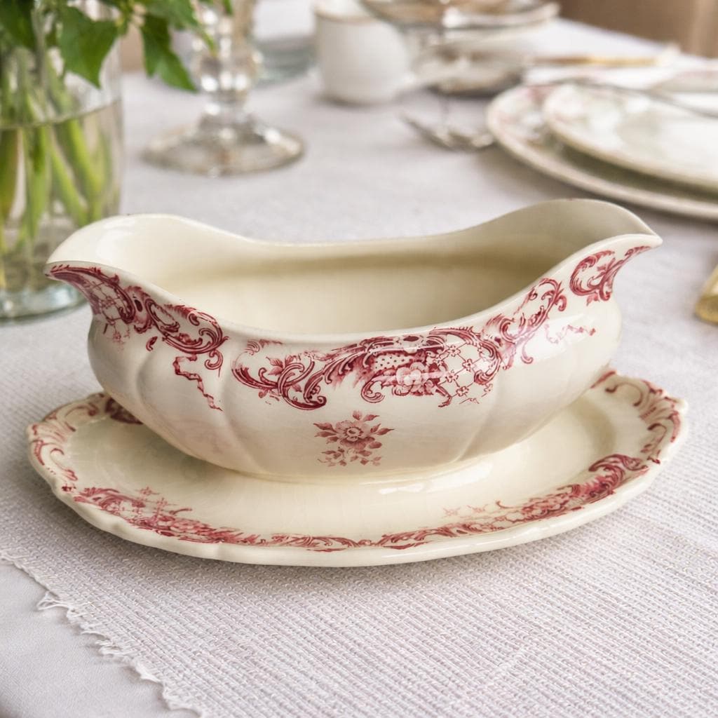 villeroy&boch by VAVRO LOTTEヴィンテージレアモデル Vintage Villeroy & Boch Gravy Boat, Valeria Red Transferware, Mid