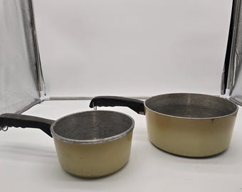 2 VTG Club Yellow Harvest Gold Thick Cast Aluminum Cookware 2 Quart & 3 Quart