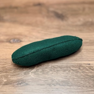 Pepino de fieltro – Comida de juguete para cocinita / Juguete Montessori con forma de verdura
