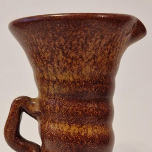 Vintage Handmade Dutch Ceramic Vase – I.G. Produkten Waskemeer Friesland.  Unique piece of 1970s.