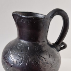 Oaxaca Barro Negro Black Clay Vase – Handmade Mexican Pottery – Folk Art Collectible from San Bartolo Coyotepec