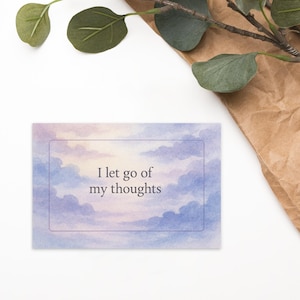 Postal "Libera tus Pensamientos" - Tarjeta de Afirmación de Atención Plena, Impresión de Acuarela de Cielo Nublado, Regalo para la Salud Mental