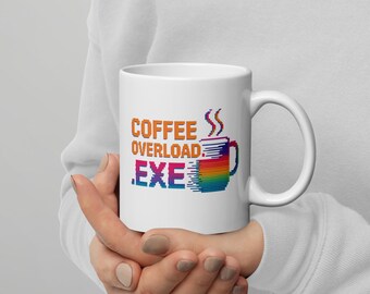 Taza Coffee Overload .EXE – Taza de café con pixel art y fallos – Regalo divertido para gamers adictos a la cafeína – Taza de cerámica retro con diseño de programación – Estética nerd