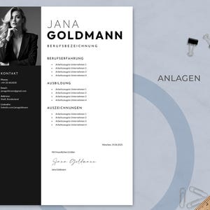 K&ouml;nnte beinhalten: Ein schwarz-wei&szlig; Lebenslauf-Template mit einem Foto einer Frau in einem Blazer. Der Lebenslauf enth&auml;lt Abschnitte f&uuml;r Kontaktinformationen, Berufserfahrung, Ausbildung und Auszeichnungen. Der Name "Jana Goldmann" ist oben prominent dargestellt.