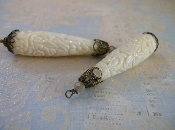 Vintage Style Retro Dangle Drop Carved synthetic glass bone Pendant 1 piece