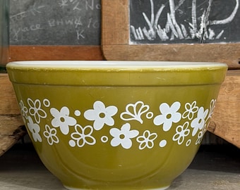 PYREX 401 green spring blossom bowl with white flowers 1 1/2 pt small