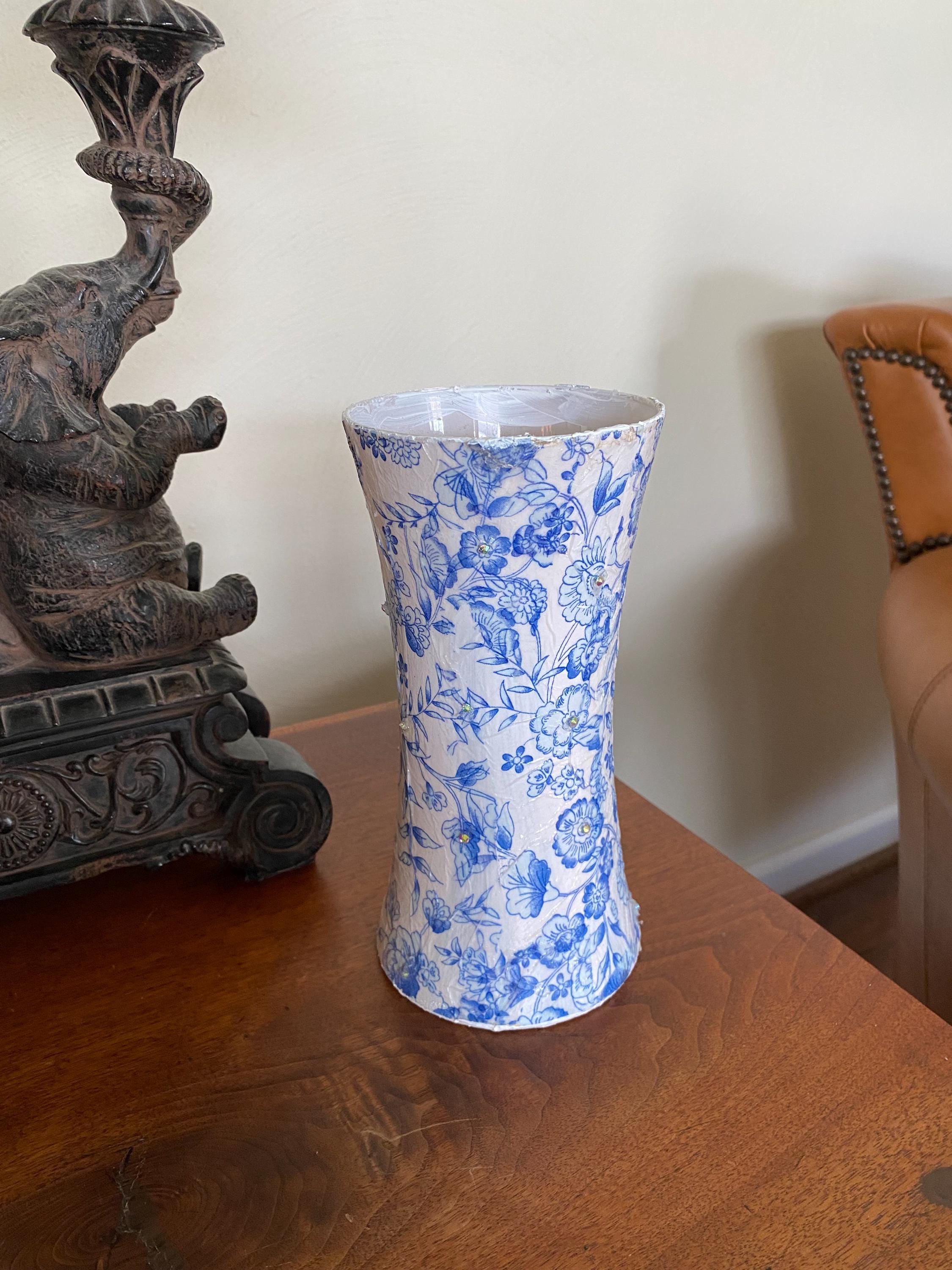 青と白のコントラストが素敵な花瓶デザインのクリアプレート2枚 インテリア