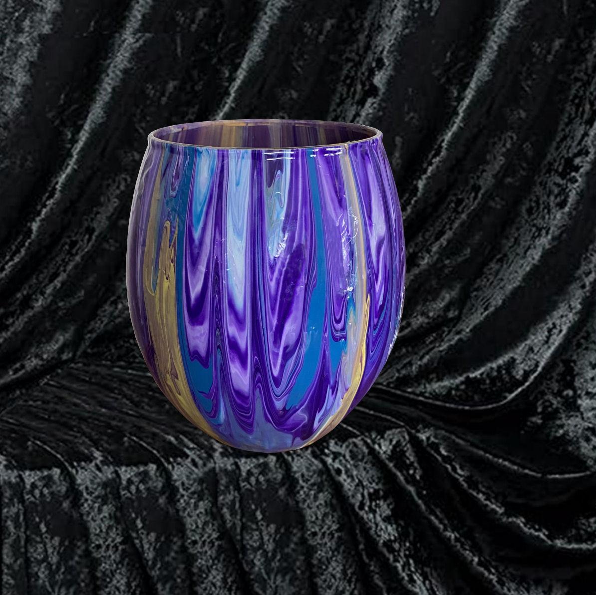 青紫色のガラス花瓶 7インチの深い青と紫の芸術的に装飾された花瓶（シルクフラワー付き