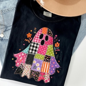Comfort Colors® Preppy Patchwork Ghost T-Shirt, Floral Halloween Ghost Shirt, Colorful Spooky Shirt, Girly Halloween Shirt, Fall Shirt
