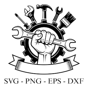 Könnte beinhalten: Schwarz-weiße Illustration einer Hand, die einen Schraubenschlüssel hält, umgeben von Werkzeugen wie Hammer und Schraubendreher, vor einem Zahnrad. Darunter ein Banner mit dem Text "SVG - PNG - EPS - DXX".