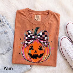 Comfort Colors® Retro Checker Halloween Pumpkin Coquette T-Shirt, Preppy Fall Pumpkin Shirt, Girly Jack O Lantern Tee, Spooky Season Shirt