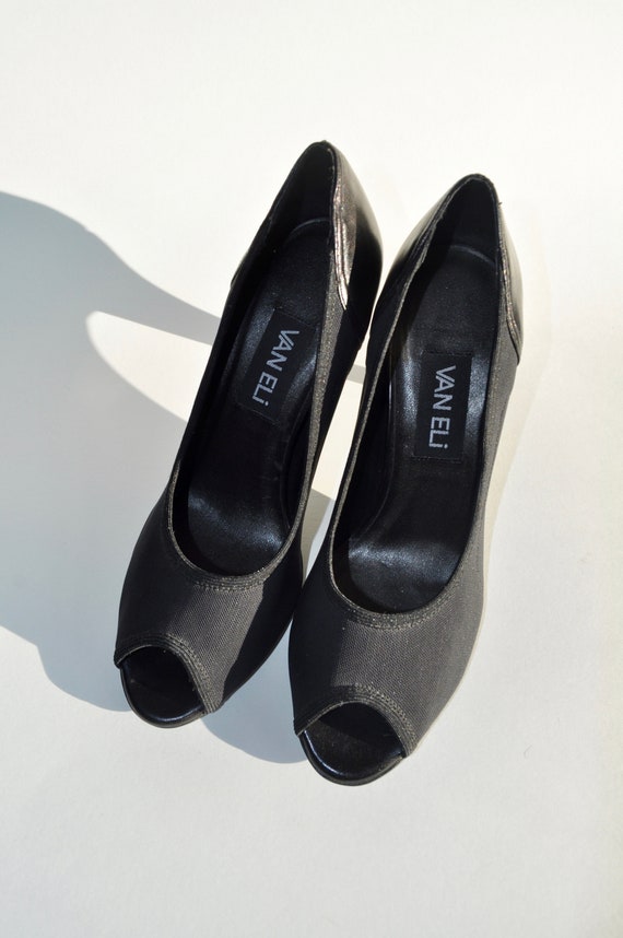 black van pumps