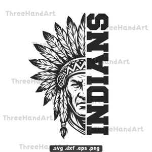 Könnte beinhalten: Schwarz-weiße Grafik eines indianischen Häuptlings mit Federhaube. Das Wort "INDIANS" ist vertikal angeordnet. Das Vektordesign eignet sich für verschiedene Anwendungen und bietet eine markante visuelle Darstellung.