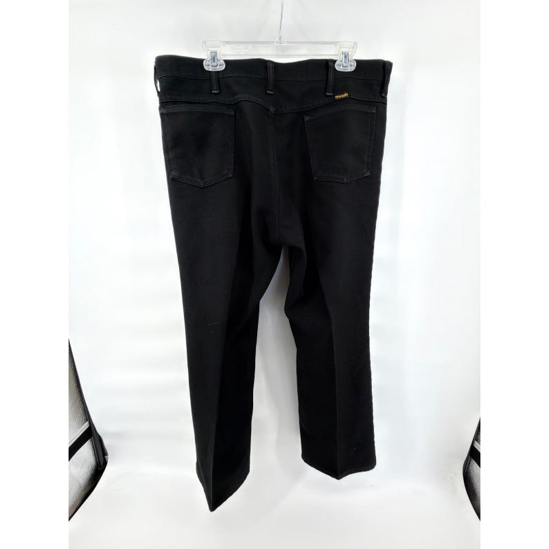 Jeans Wrangler vintage neri, taglia 40x29, modello Western Flare in twill di poliestere, prodotti negli Stati Uniti. immagine 2