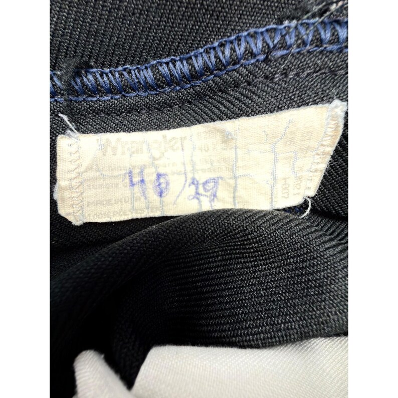 Jeans Wrangler vintage neri, taglia 40x29, modello Western Flare in twill di poliestere, prodotti negli Stati Uniti. immagine 4