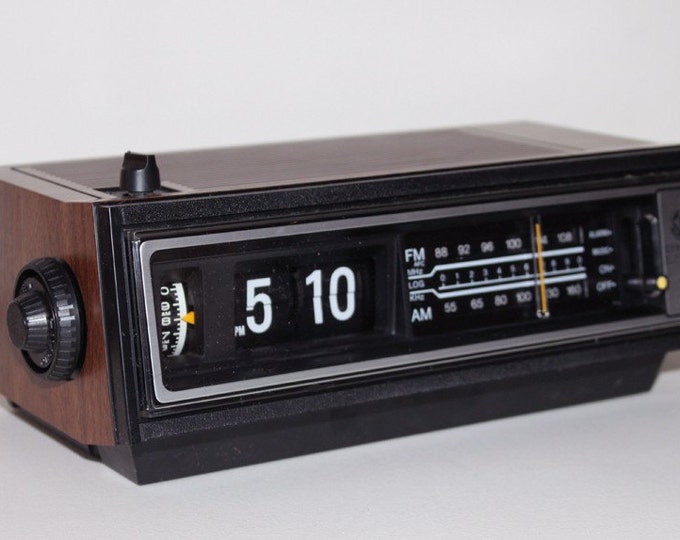 NEW Vintage General Electric Flip Clock Radio...in ORIGINAL BOX Etsy