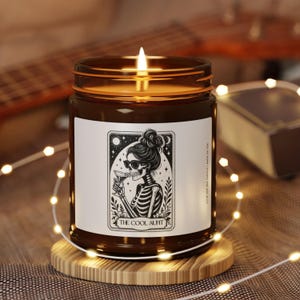 The Cool Aunt Tarot Card Scented Soy Candle Gift for Auntie Birthday Christmas Halloween First Time Aunt Gift Funny Skeleton Aunty Gift