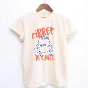 Chill Frog Shirt, Ribbit &#39;n Chill Frog Toad Funny T-Shirt for Frog Lovers, Retro Weird Frog Meme Shirt Comfort Colors Cotton Unisex Top