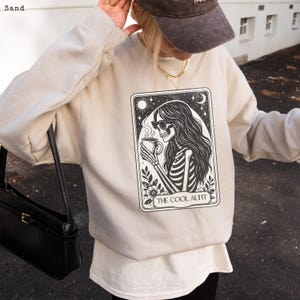 The Cool Aunt Tarot Crewneck Sweatshirt, Cozy Sweater Gift for Auntie Cool Tia Halloween Skeleton Skull New Aunty Babyshower Gift