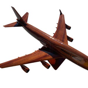 747 Mahogany Wood Desktop airplane Model
