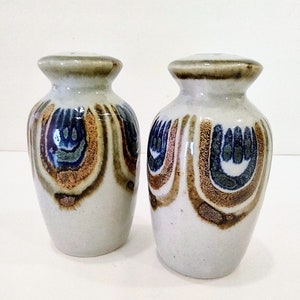 Vintage Tonala El Palomar Ken Edwards  Lotus Pattern Salt and Pepper Shaker Set