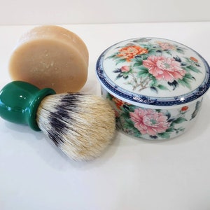 Women&#39;s Shaving Kit, with Boar Bristle Brush and Shaving Soap of Choice