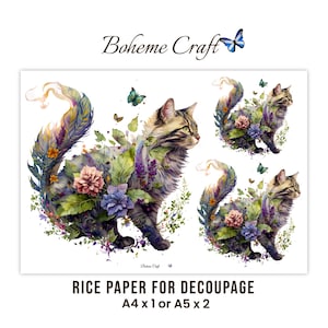 Pu&ograve; includere: Un foglio di carta di riso per decoupage con tre illustrazioni di un gatto tigrato decorato con fiori colorati, foglie verdi e farfalle. Il testo Boheme Craft appare in alto e in basso, con A4 x 1 o A5 x 2 stampato sotto.