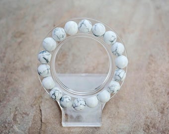 Pulsera de howlita / Calmante y antiestrés / Joyería de cristal curativo natural / Regalo para la paz interior