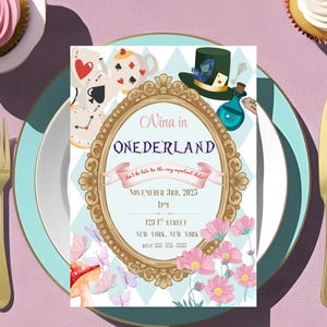 Alice in ONEderland 1歳の誕生日招待状 | 編集可能なCanvaテンプレート | 女の子の1歳の誕生日招待状 | 印刷可能なONEderlandパーティー