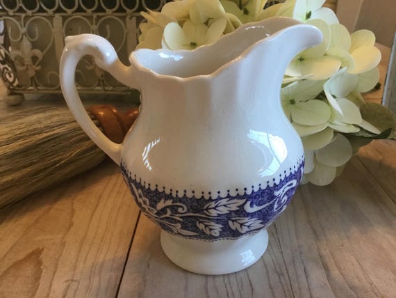 English Creamer Pitcher Lucerne J&G Meakin Blue Classic White