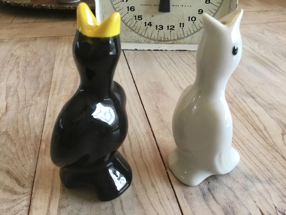 Bird Pie Vent Funnel Whistle Black White Vintage