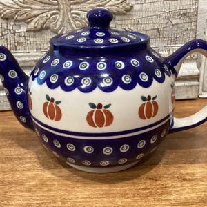 Polish Pottery Pumpkin Teapot Peacock Eye Boleslawiec