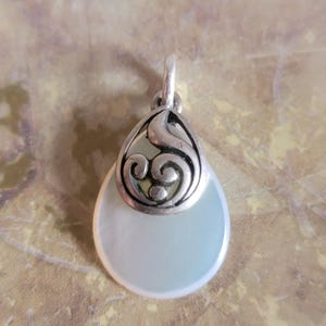 Vintage Sterling Silver Mother of Pearl Pendant 925