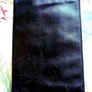 Cartera vintage de cuero texturizado negro para hombre, accesorio para tarjetas de crédito, identificación y pasaporte.